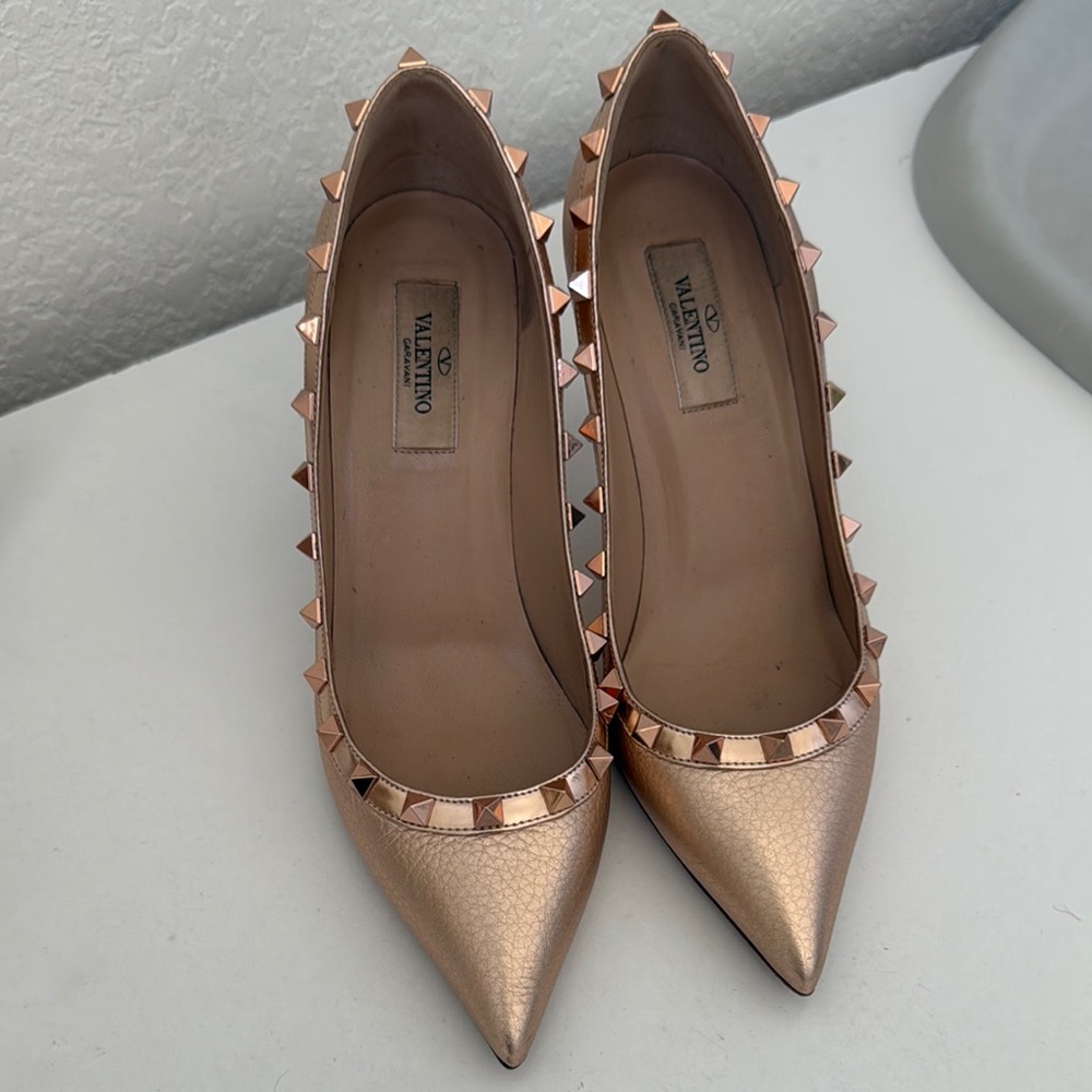 Valentino Garavani Rockstud Heels